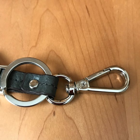 Tignanello Brown Leather w/Sivertone Hardware Hangtag/Key Ring - Picture 6 of 7